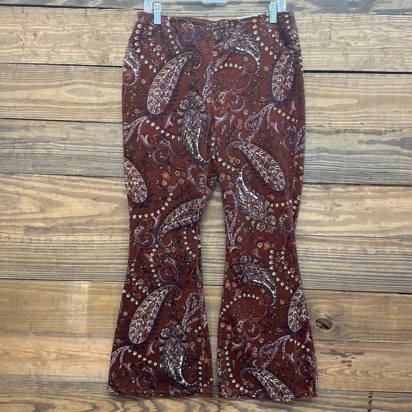 Women’s Hi-rise Pants - Picture 4 of 10